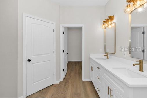 LAKES EDGE - Residential