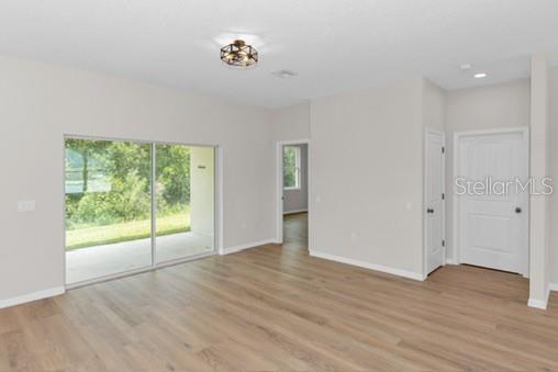 LAKES EDGE - Residential
