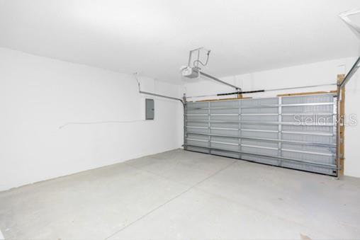 LAKES EDGE - Residential
