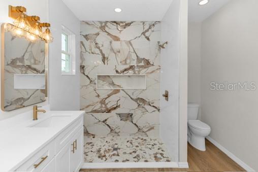 LAKES EDGE - Residential
