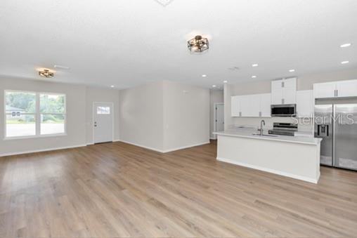 LAKES EDGE - Residential