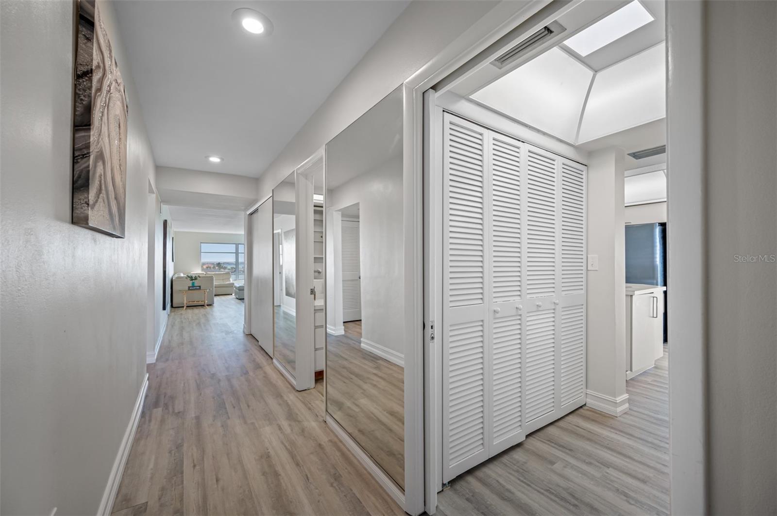 SYLVETTE CONDO - Residential