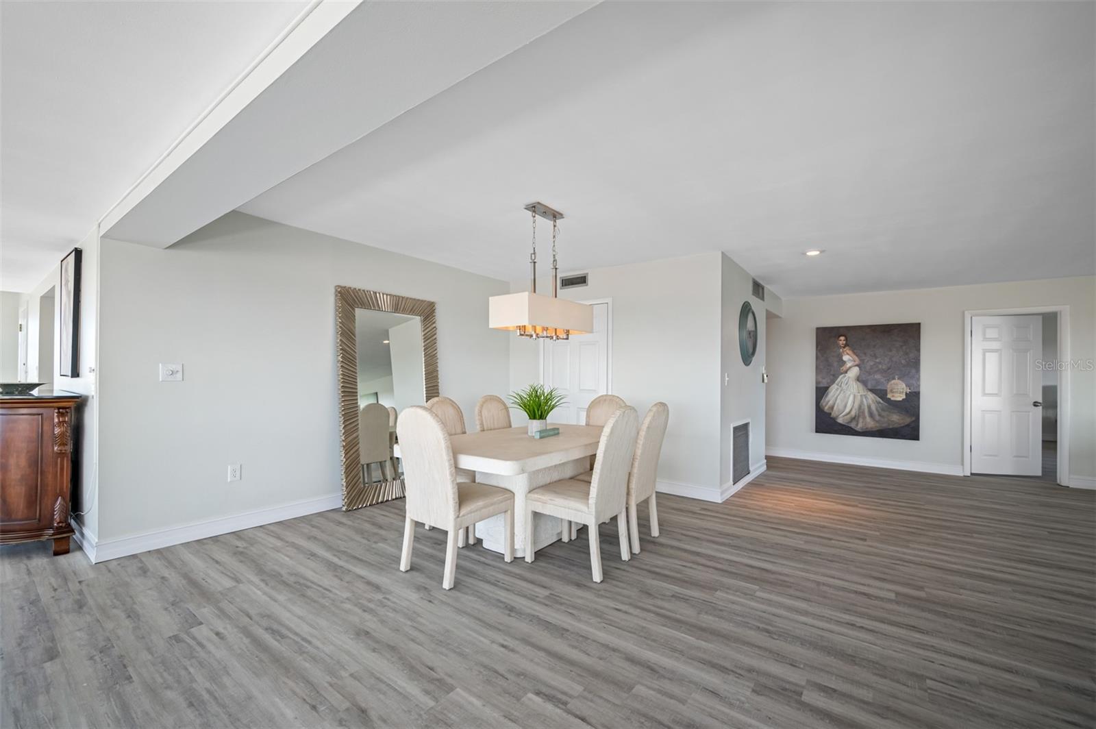 SYLVETTE CONDO - Residential