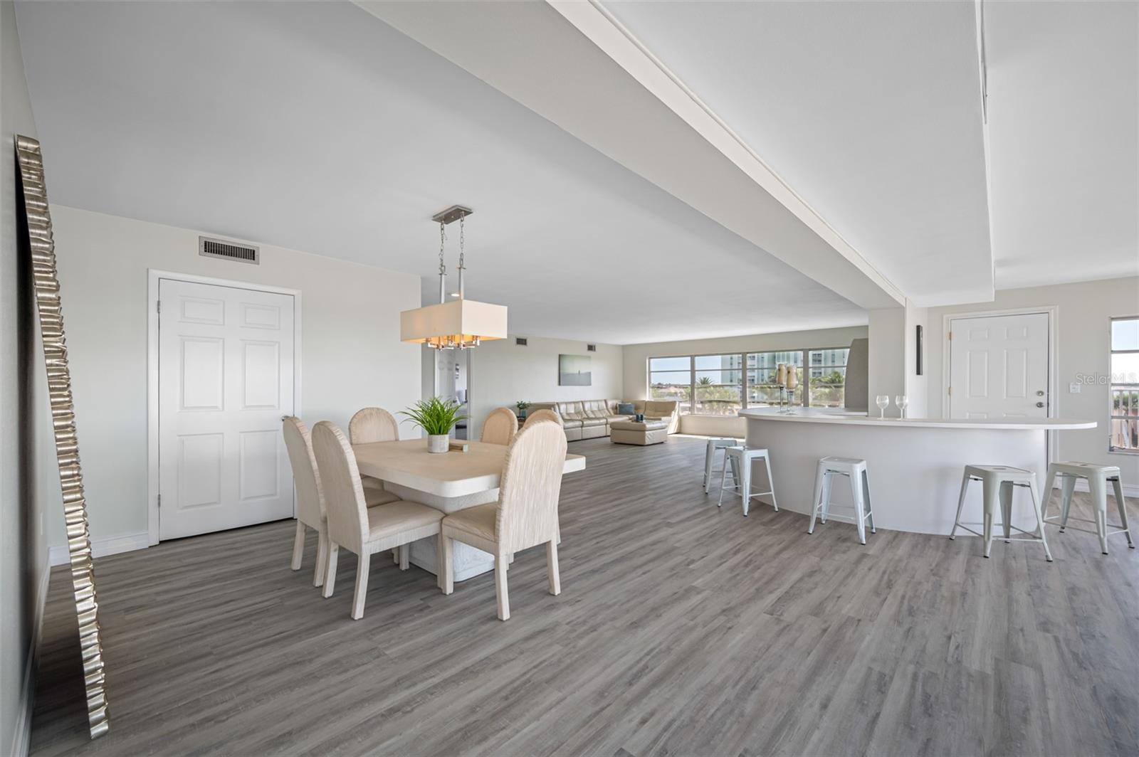 SYLVETTE CONDO - Residential