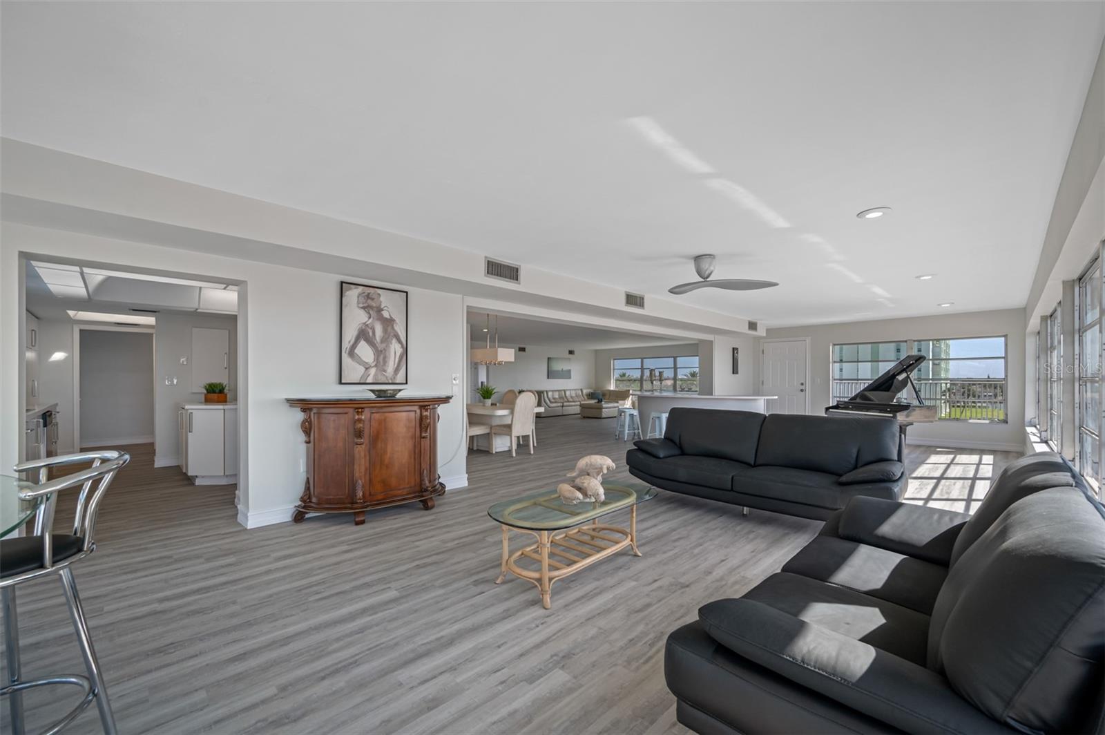SYLVETTE CONDO - Residential