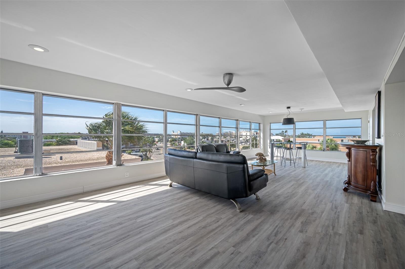 SYLVETTE CONDO - Residential