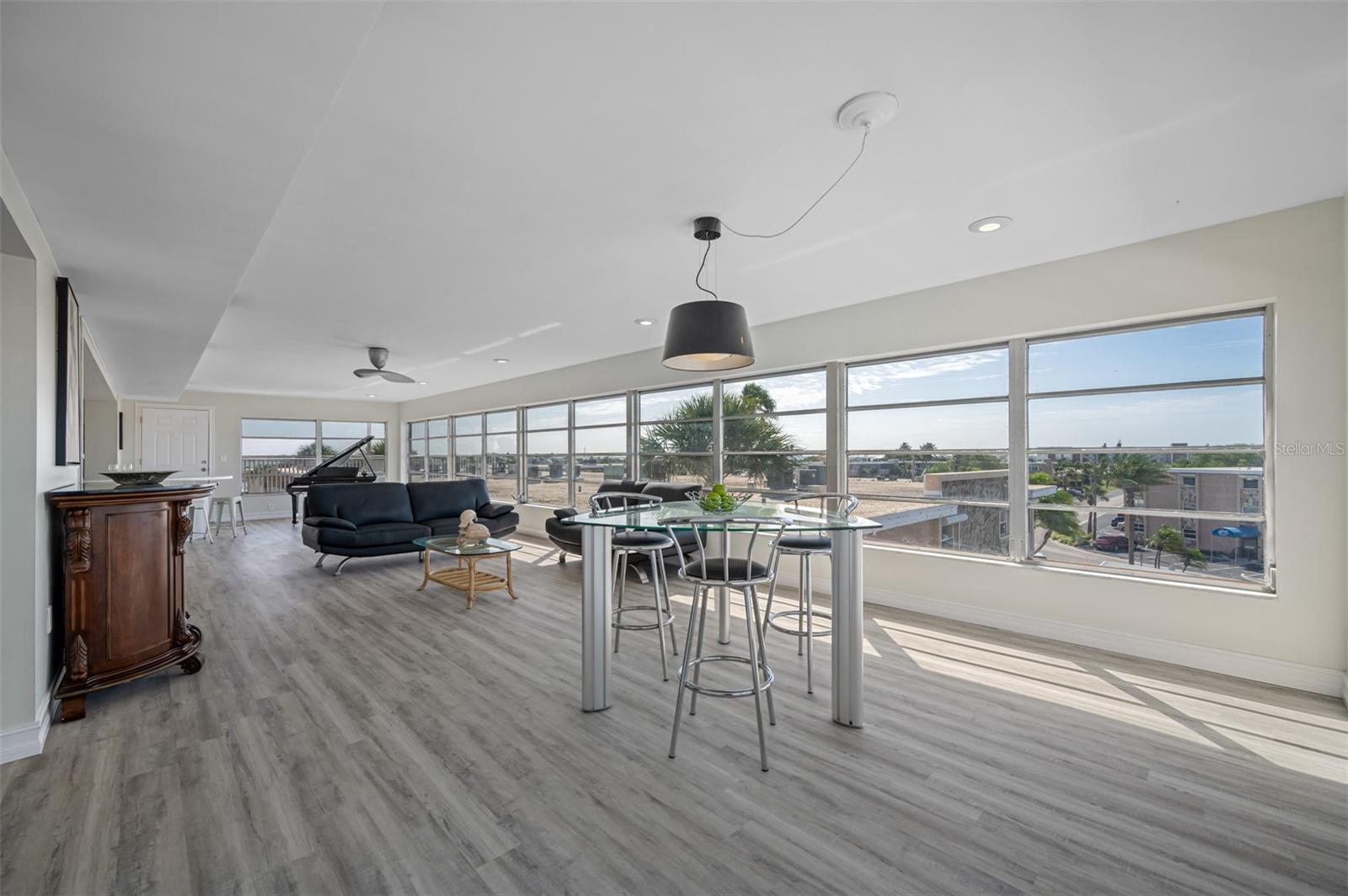 SYLVETTE CONDO - Residential