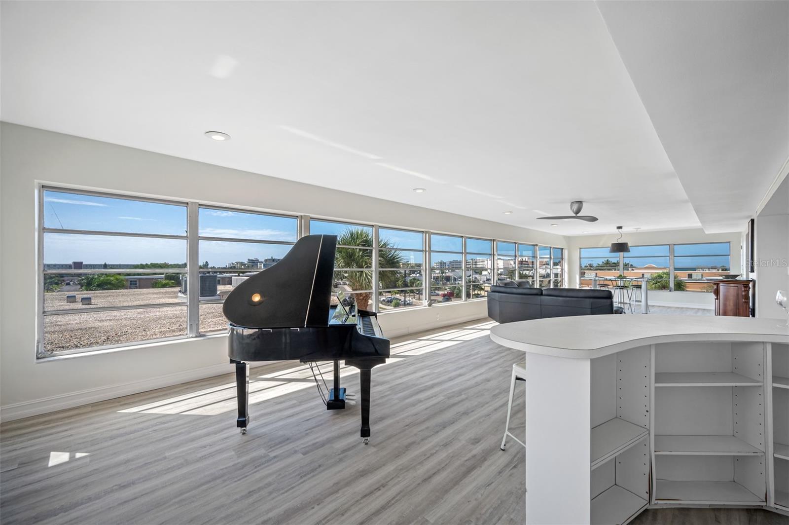 SYLVETTE CONDO - Residential