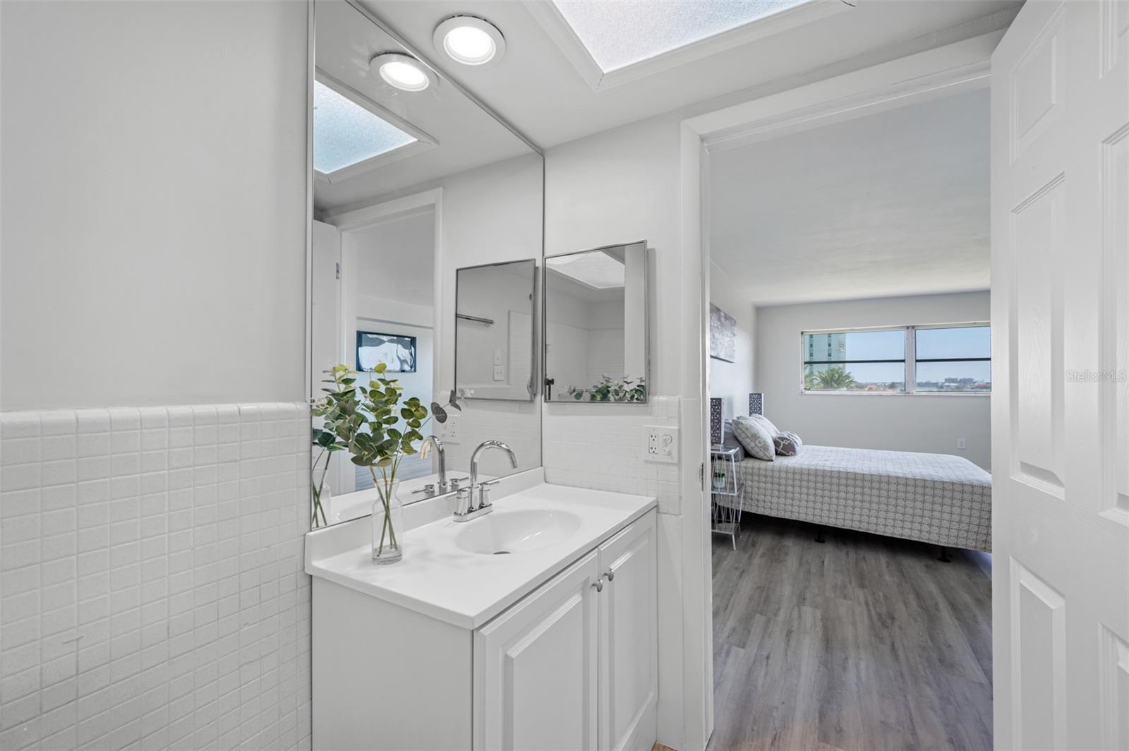 SYLVETTE CONDO - Residential