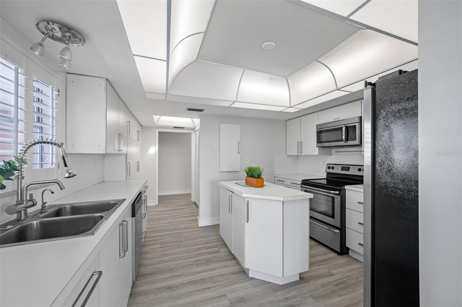 SYLVETTE CONDO - Residential