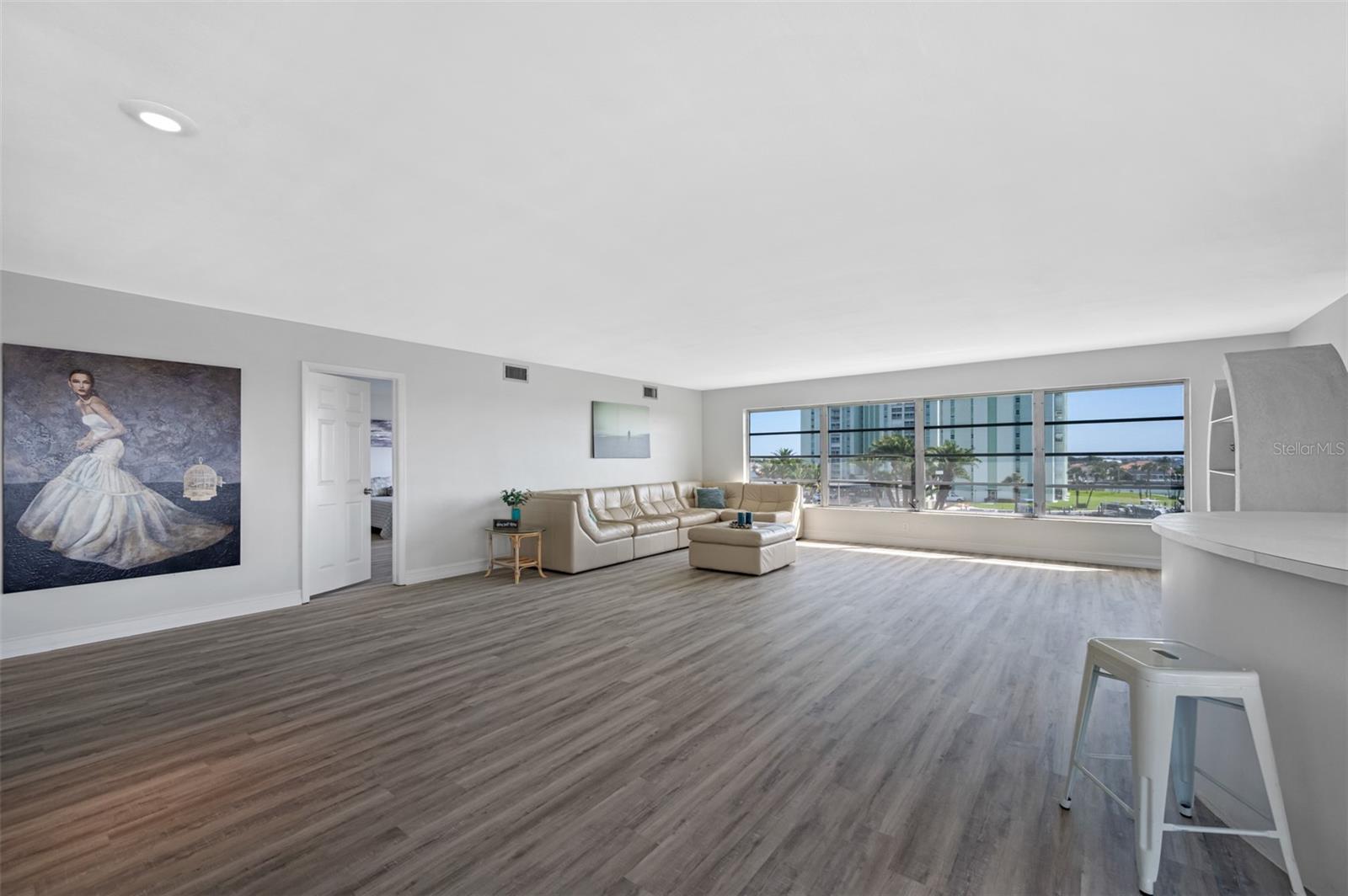 SYLVETTE CONDO - Residential