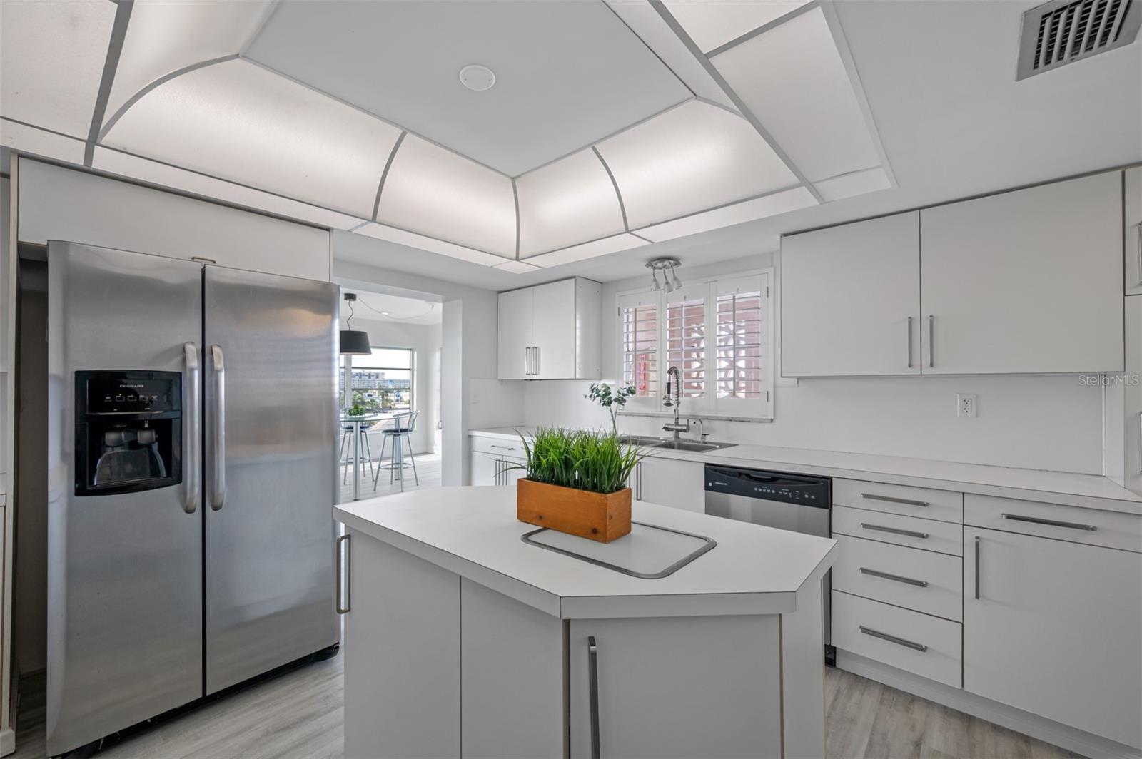 SYLVETTE CONDO - Residential