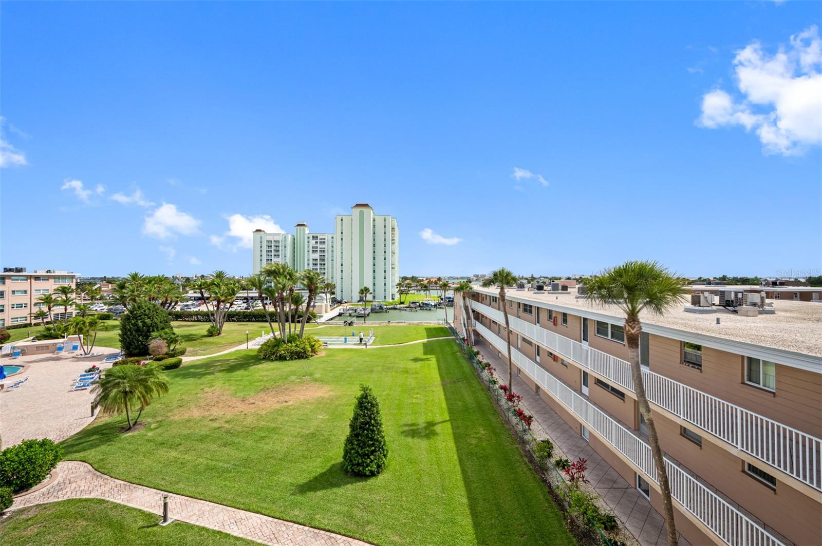 SYLVETTE CONDO - Residential