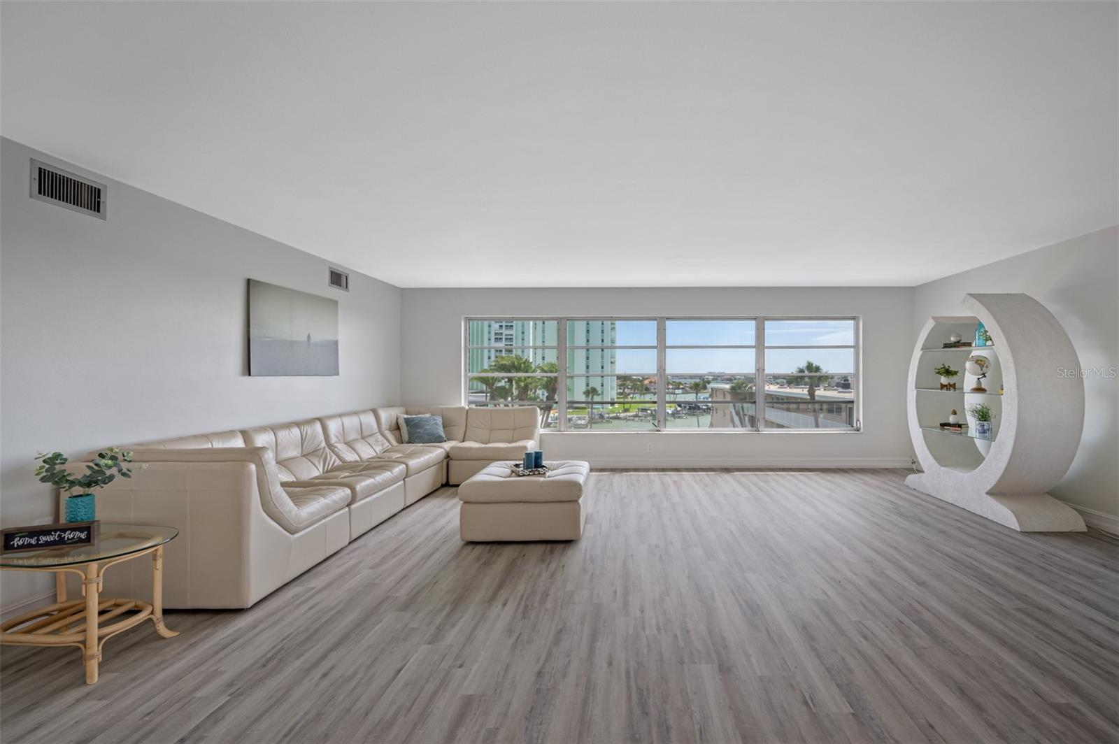 SYLVETTE CONDO - Residential