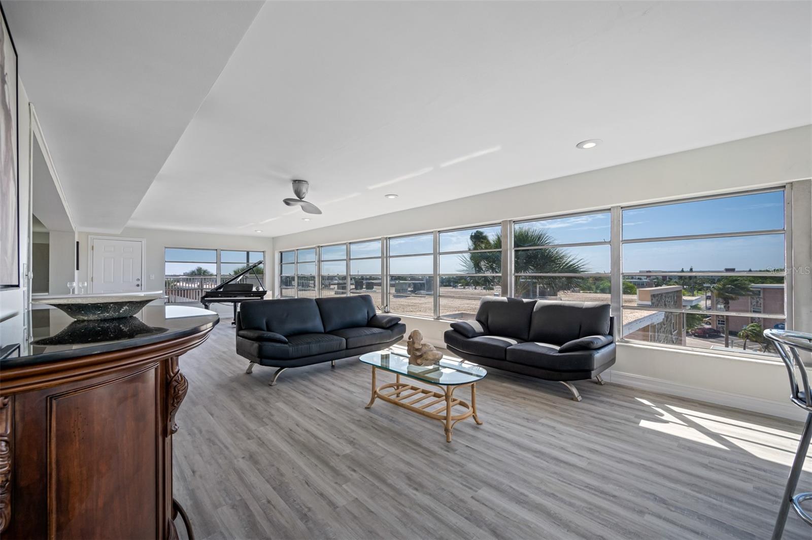 SYLVETTE CONDO - Residential