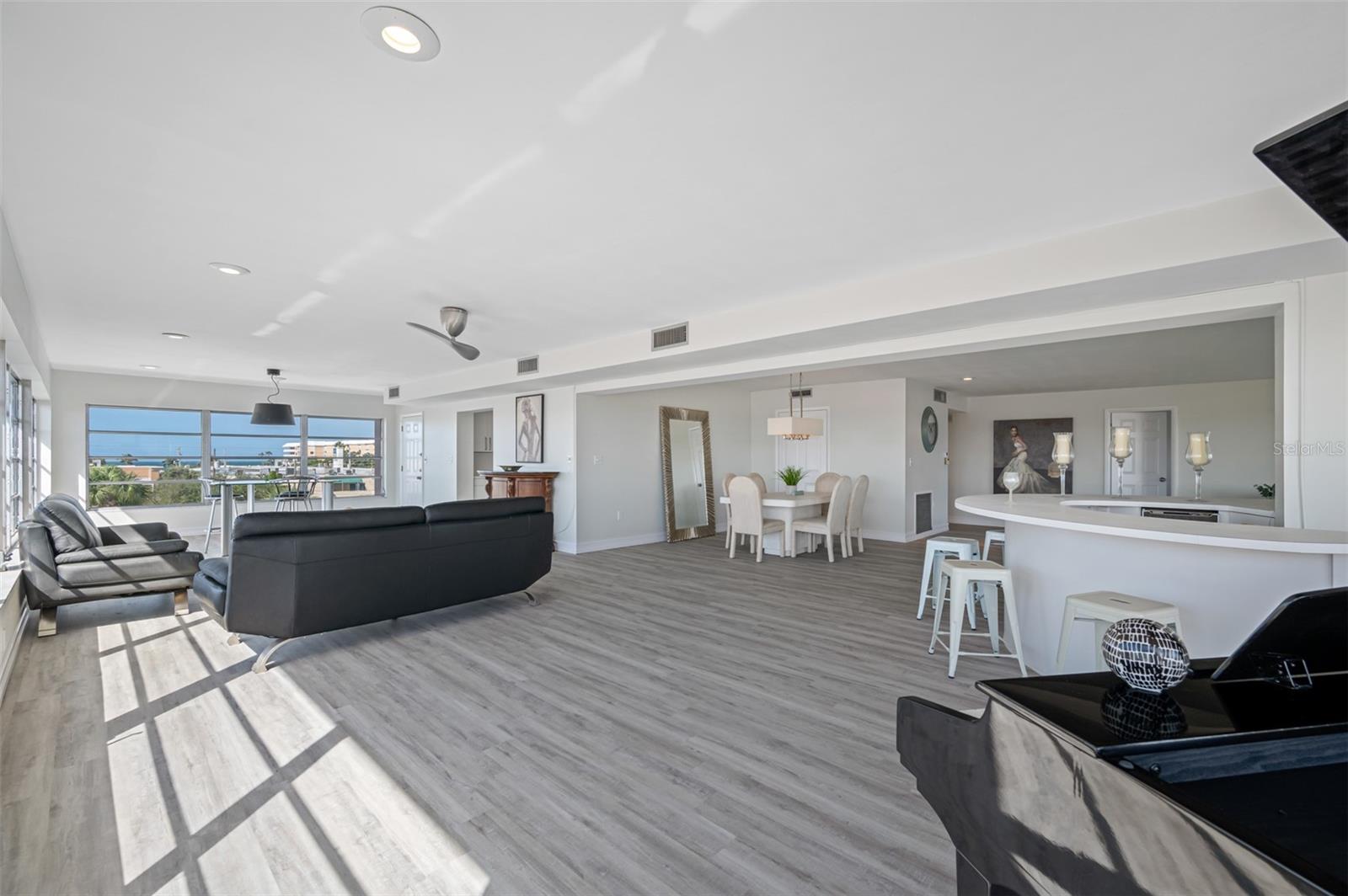 SYLVETTE CONDO - Residential