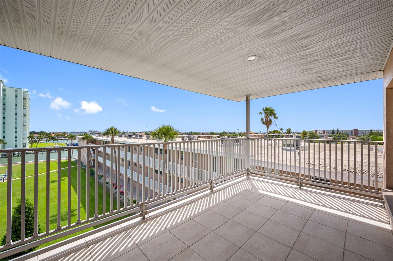 SYLVETTE CONDO - Residential