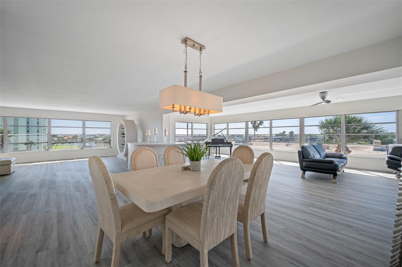 SYLVETTE CONDO - Residential