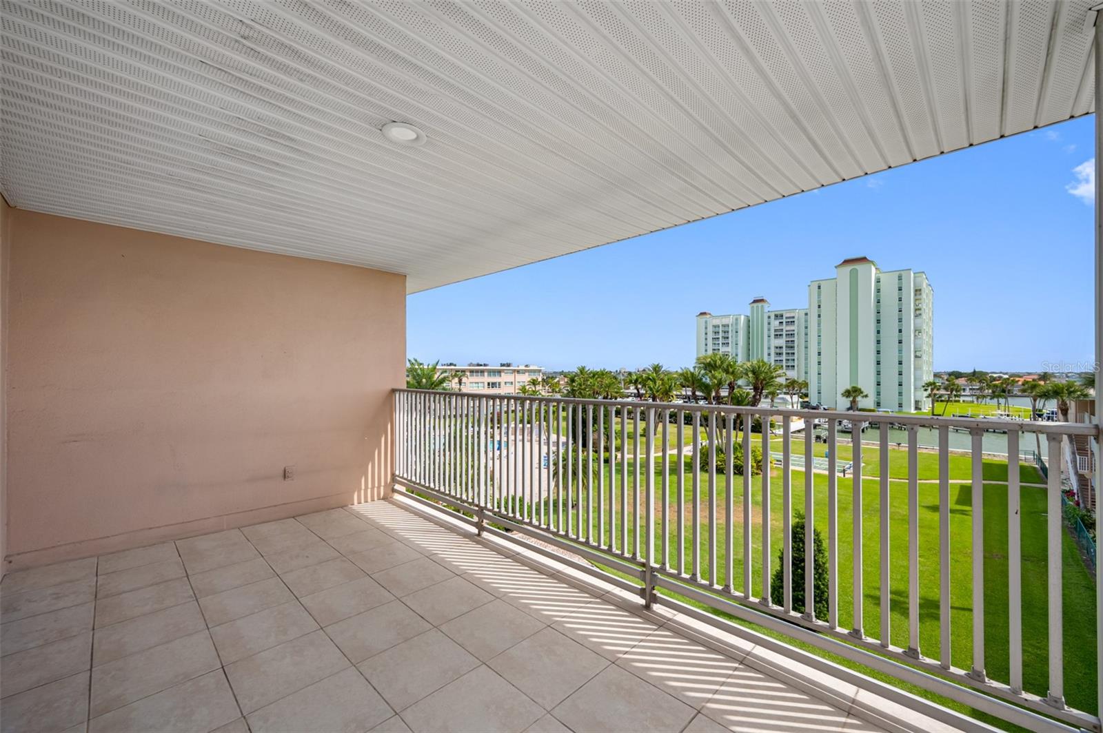 SYLVETTE CONDO - Residential