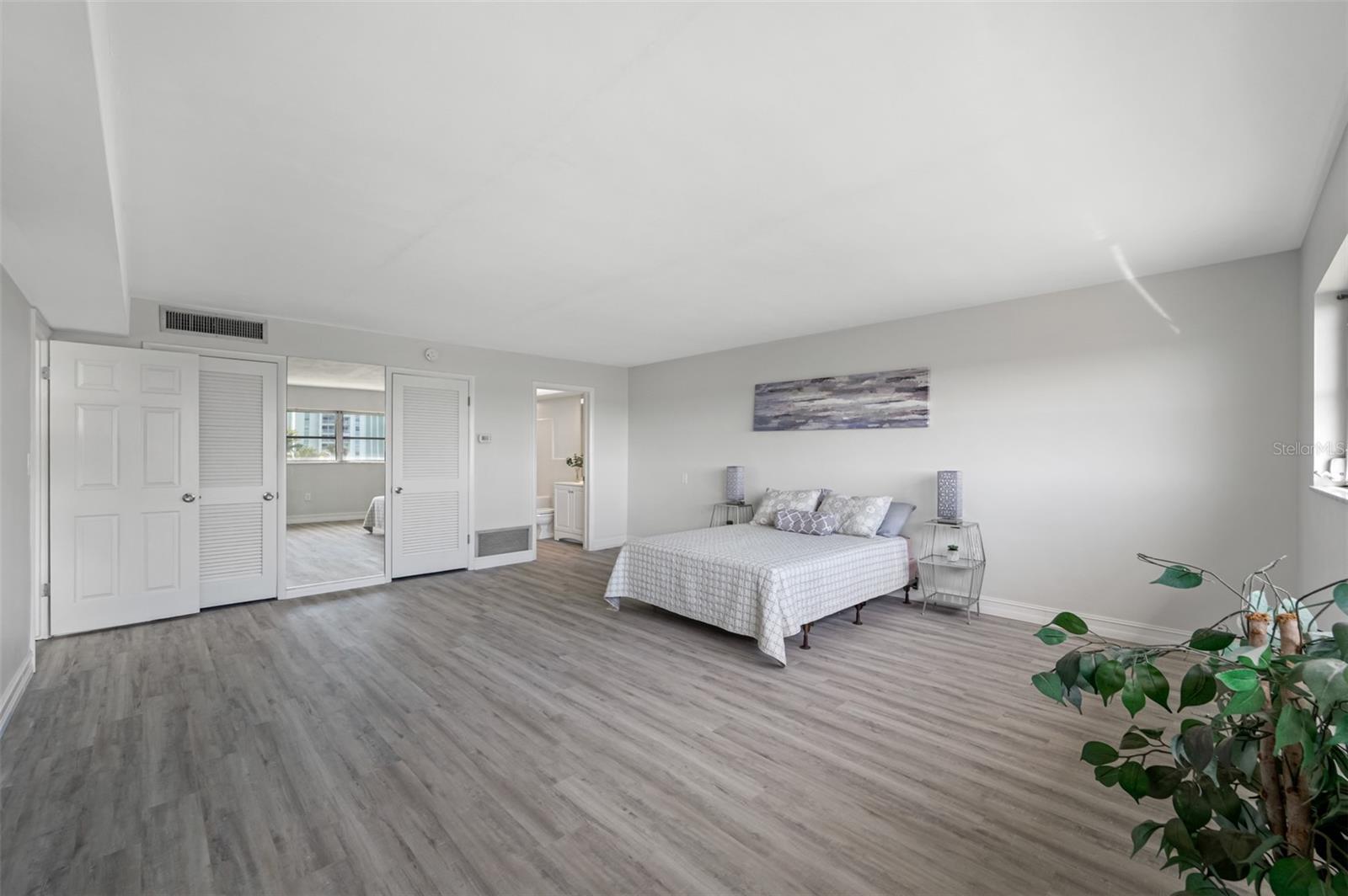 SYLVETTE CONDO - Residential