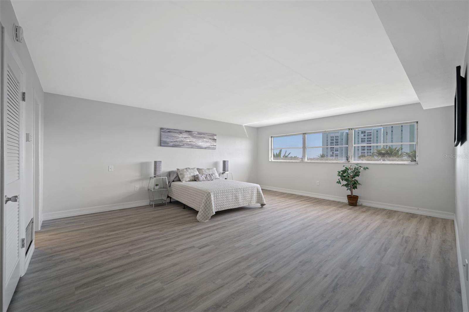 SYLVETTE CONDO - Residential