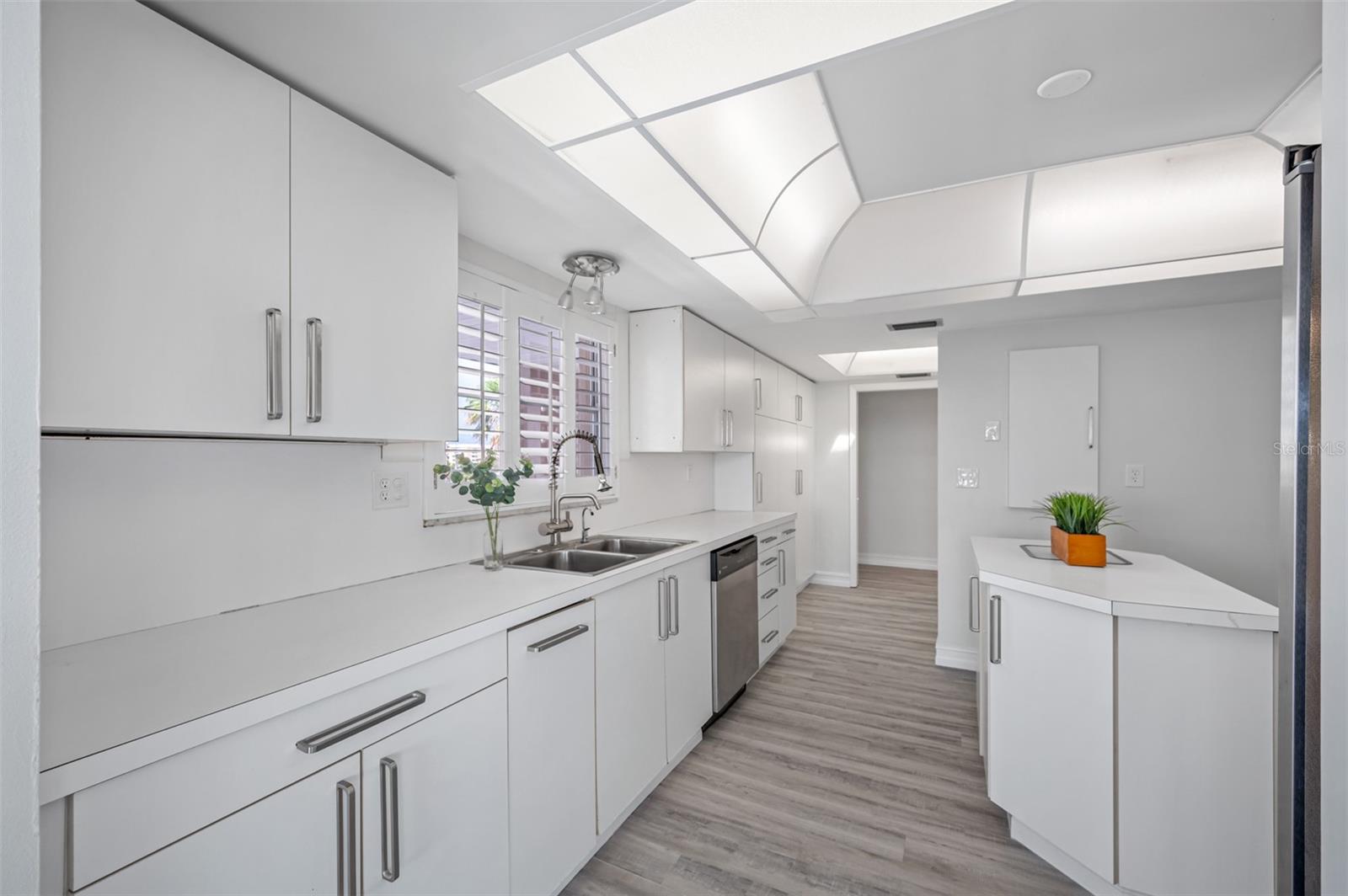 SYLVETTE CONDO - Residential