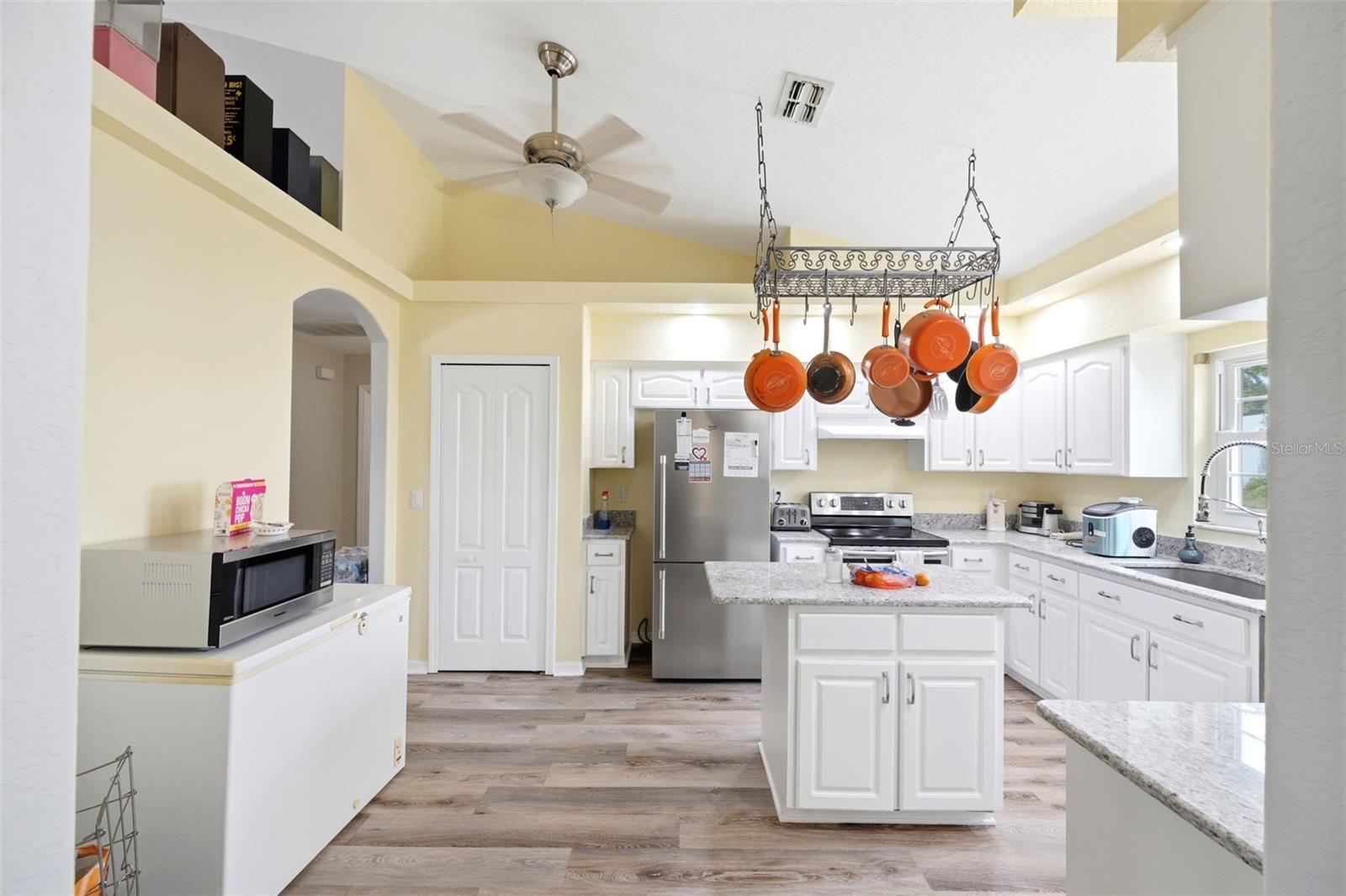 SPRING HILL UNIT 8 - Residential