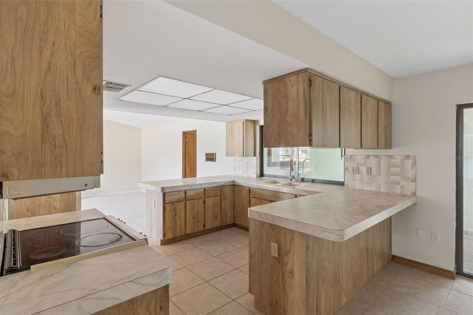 SPRING HILL - Residential