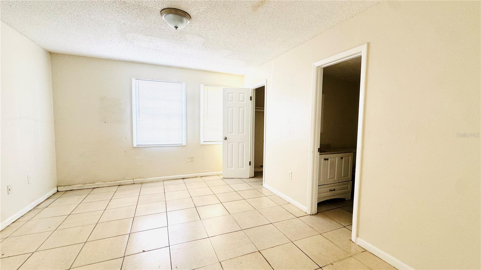 CATALINA ISLES CONDO - Residential Lease