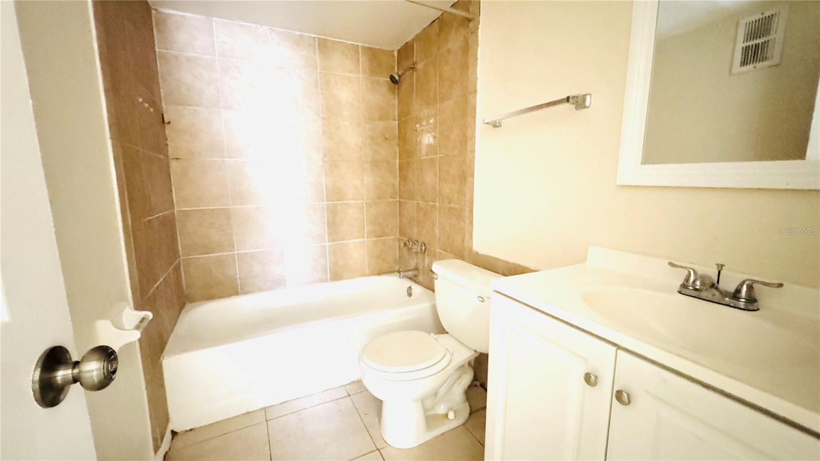 CATALINA ISLES CONDO - Residential Lease