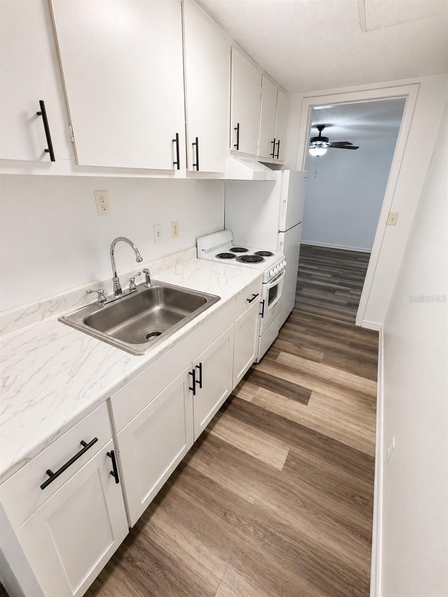 AZALEA HILLS - Residential Lease