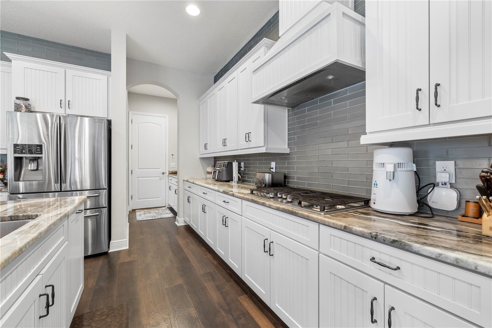 LAKESHORE RANCH - Residential