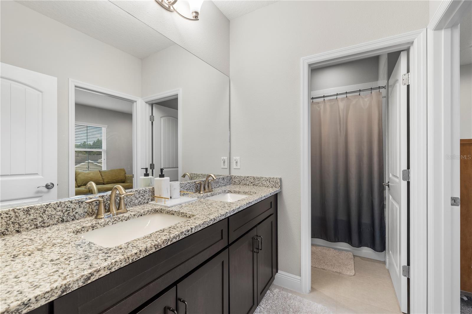 LAKESHORE RANCH - Residential