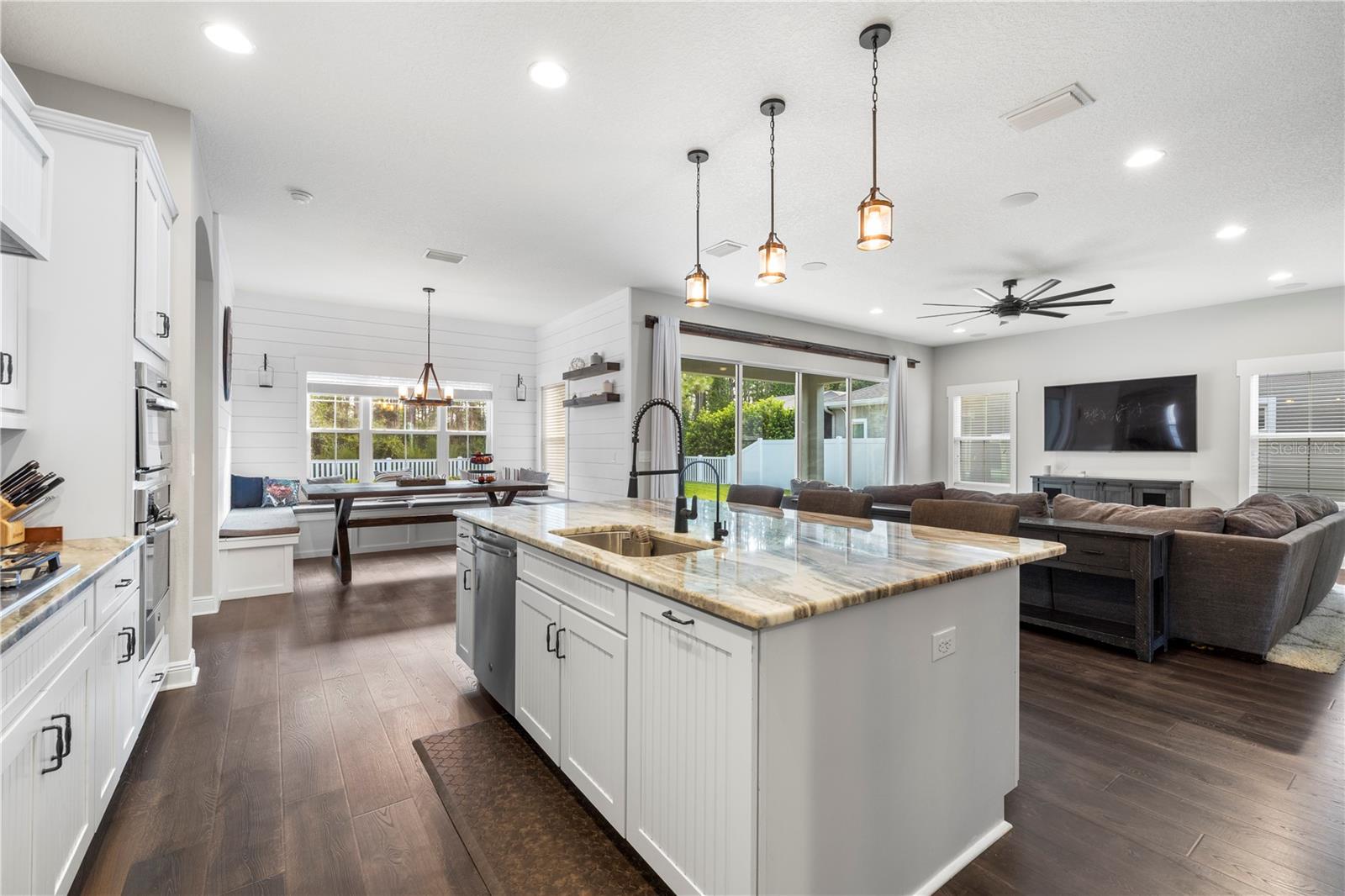 LAKESHORE RANCH - Residential