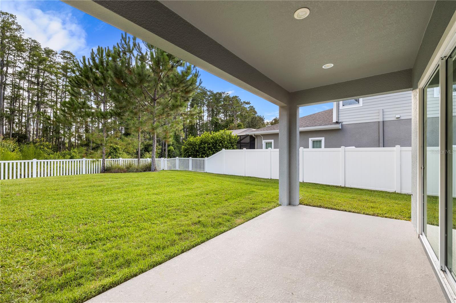 LAKESHORE RANCH - Residential