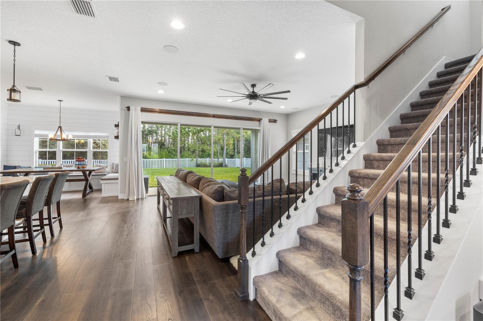 LAKESHORE RANCH - Residential