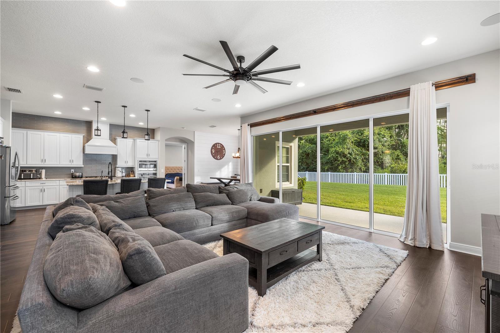 LAKESHORE RANCH - Residential