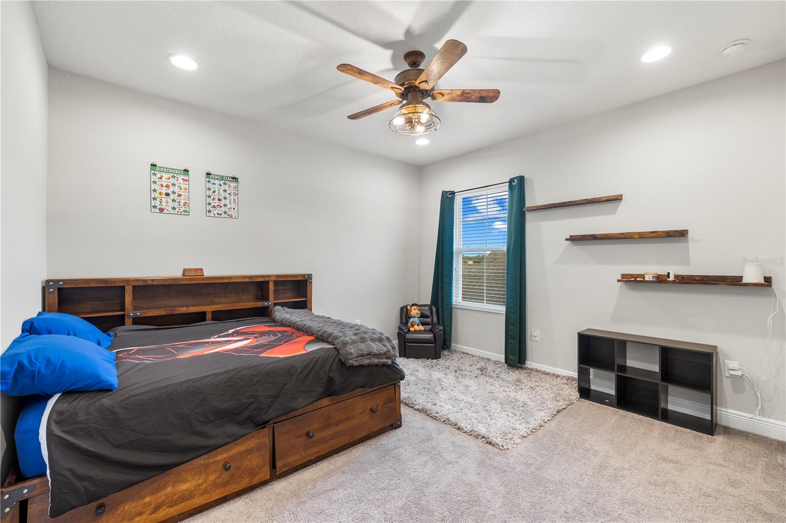 LAKESHORE RANCH - Residential