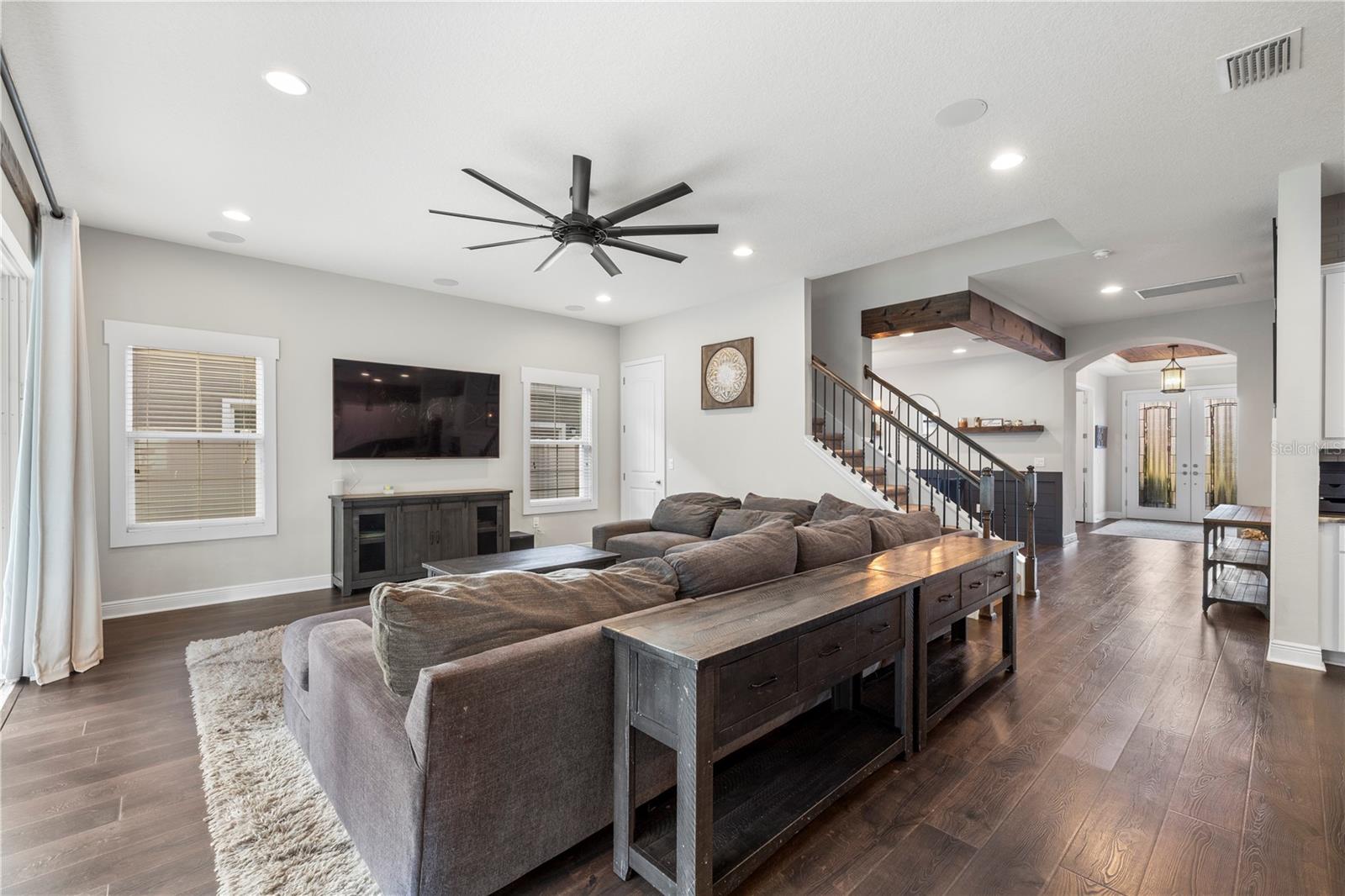 LAKESHORE RANCH - Residential