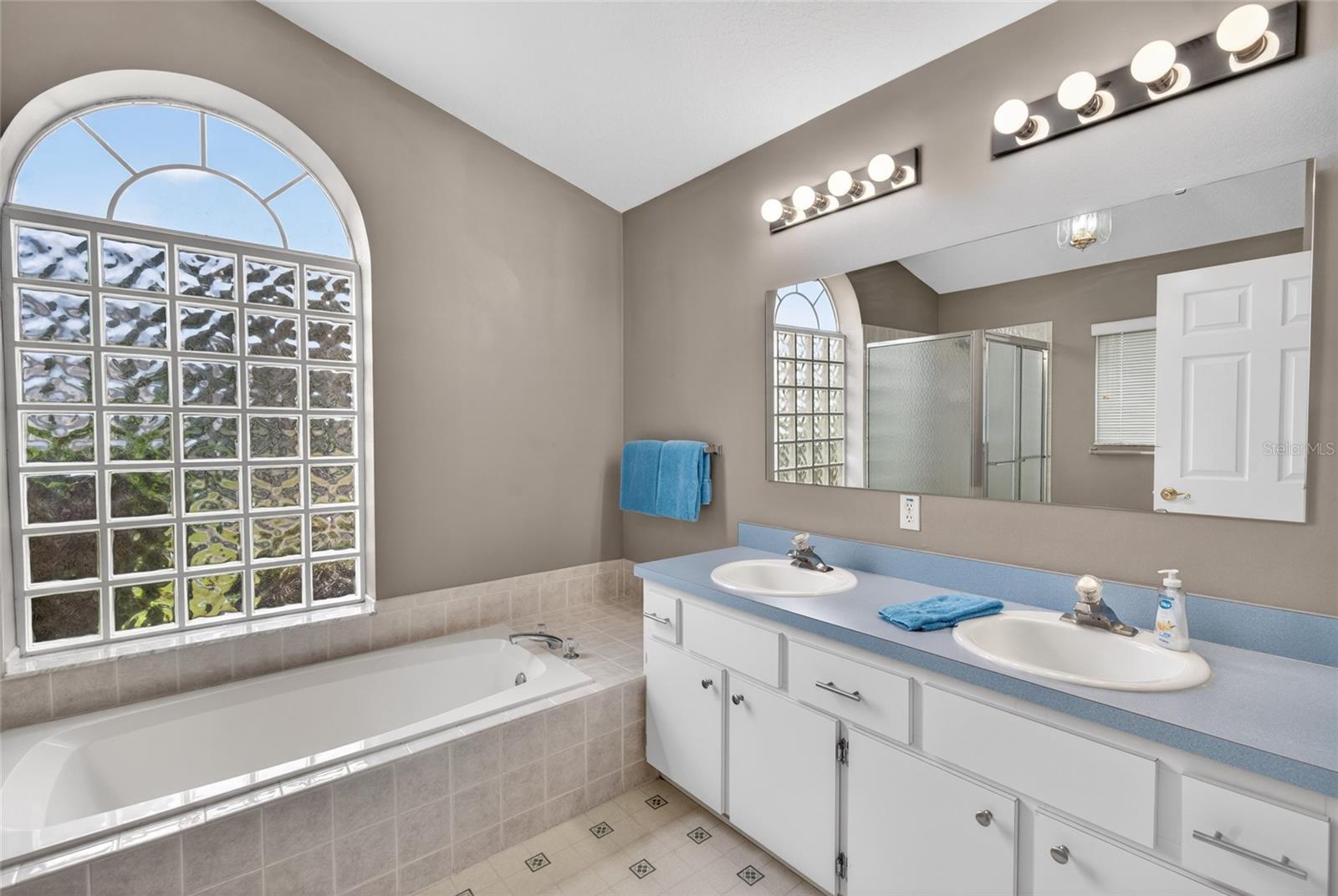 OCALA PALMS UN 03 - Residential