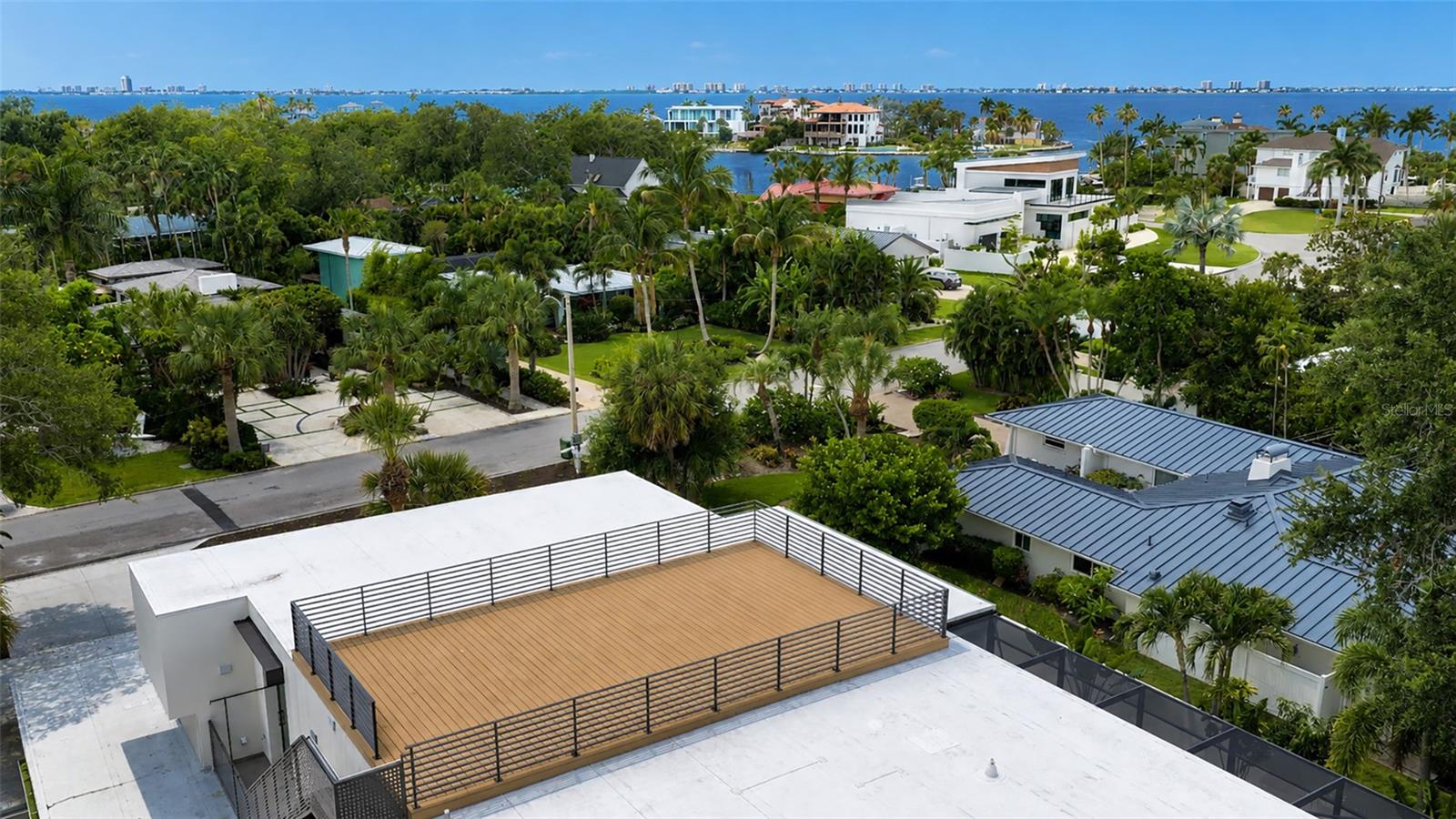 SAPPHIRE SHORES - Residential