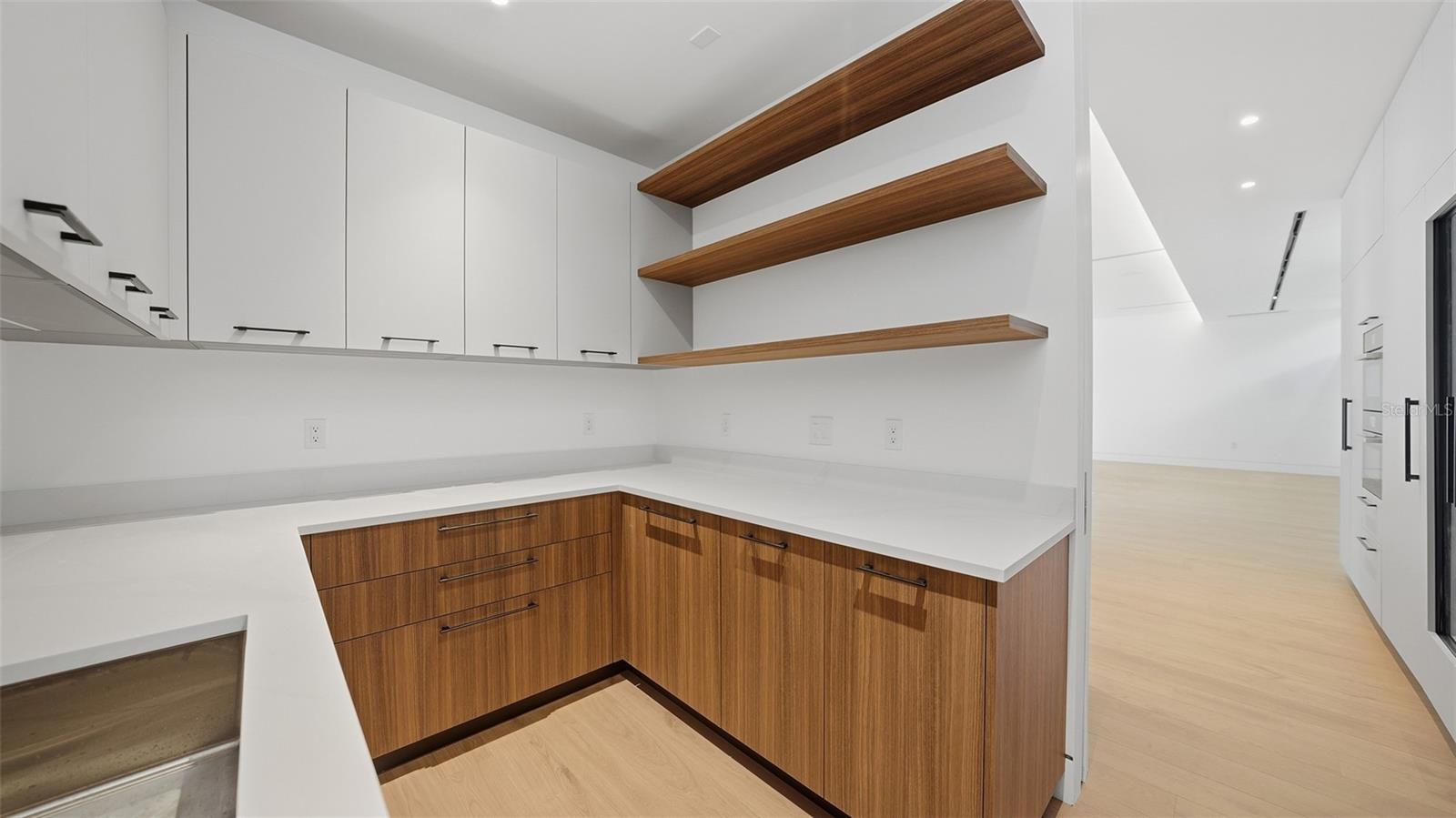 SAPPHIRE SHORES - Residential