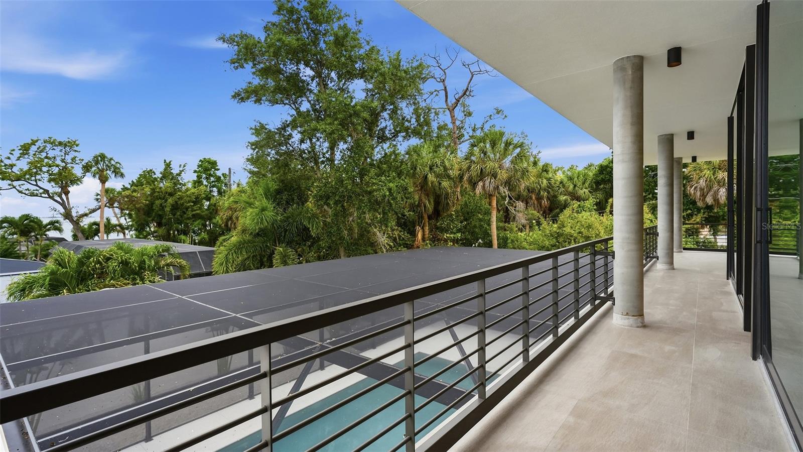 SAPPHIRE SHORES - Residential