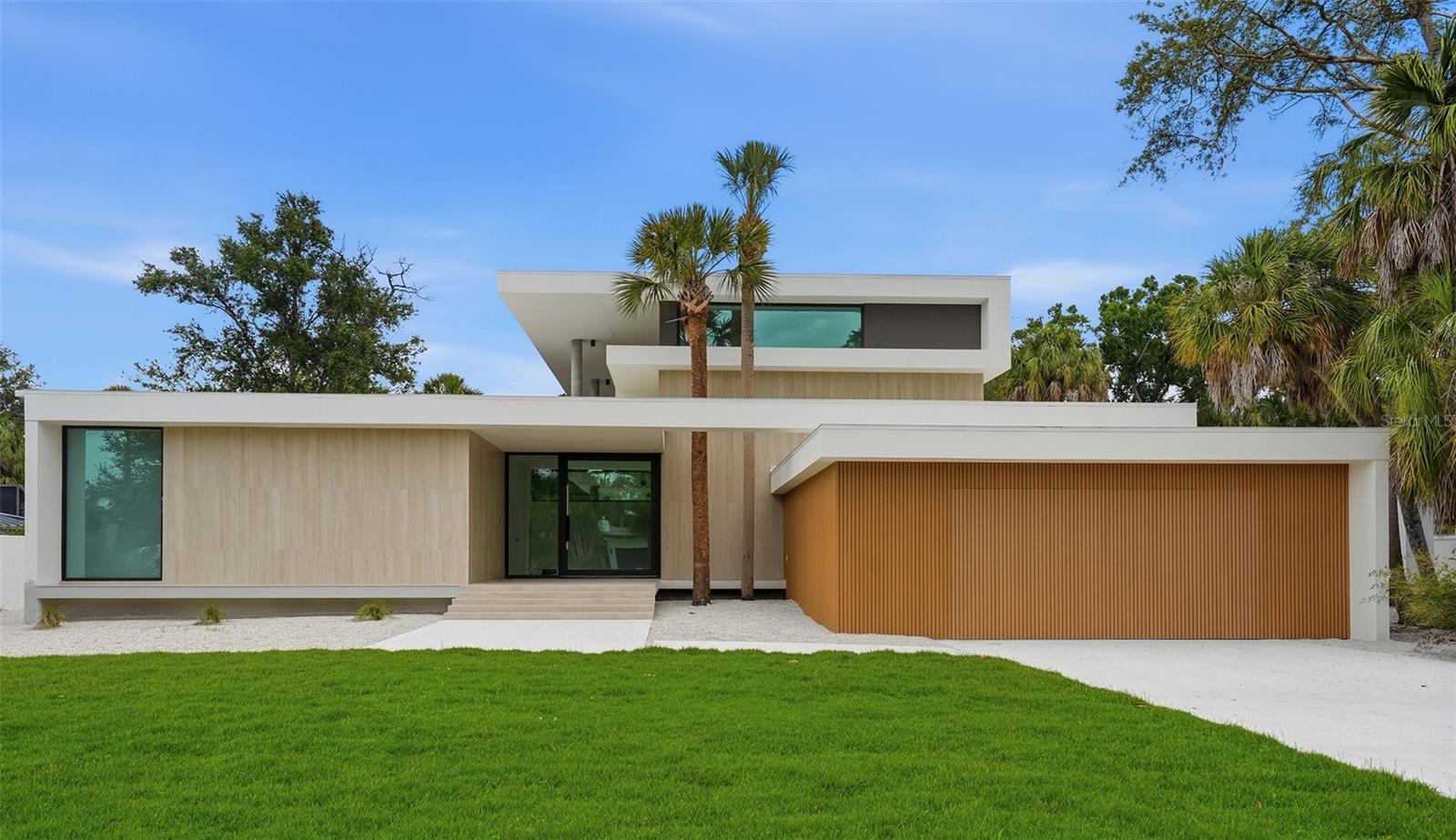SAPPHIRE SHORES - Residential