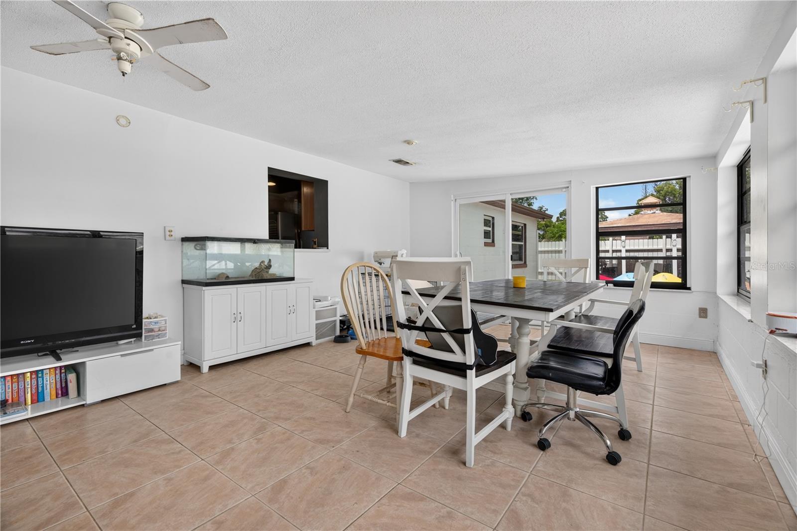 WILLOW RUN UNIT 02 - Residential
