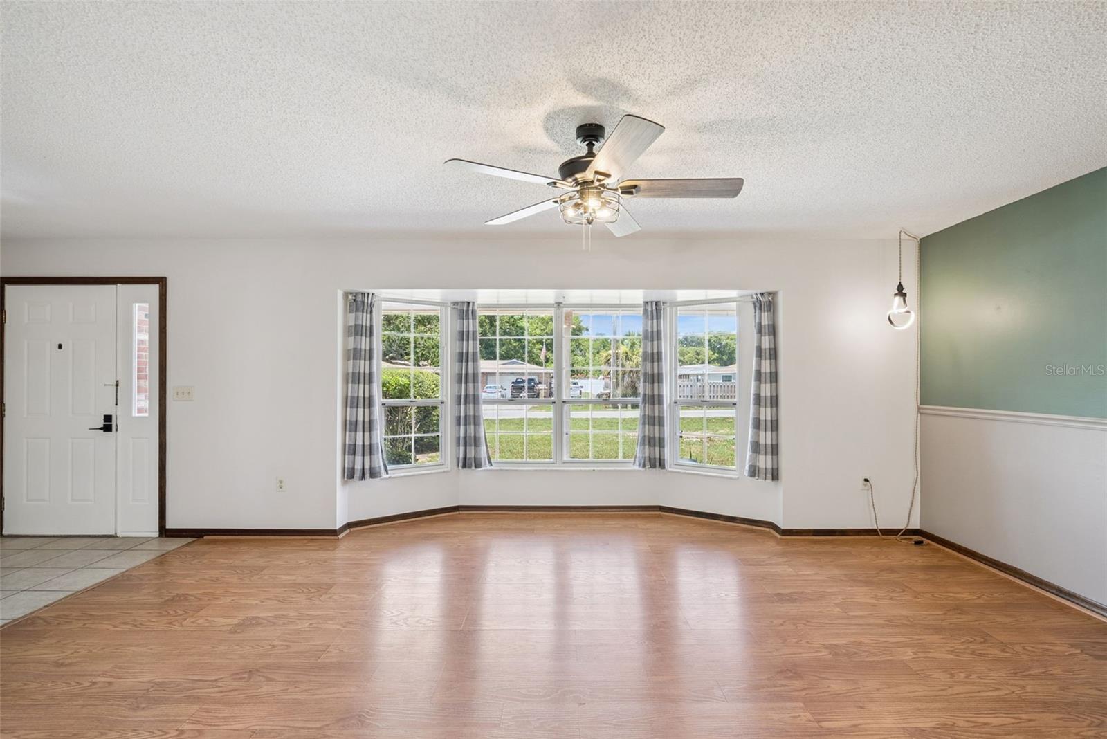 COUNTRY CLUB VIEW SUB - Residential