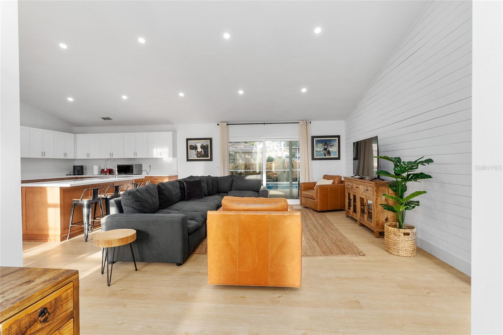 SANDLIN WOODS - Residential Lease