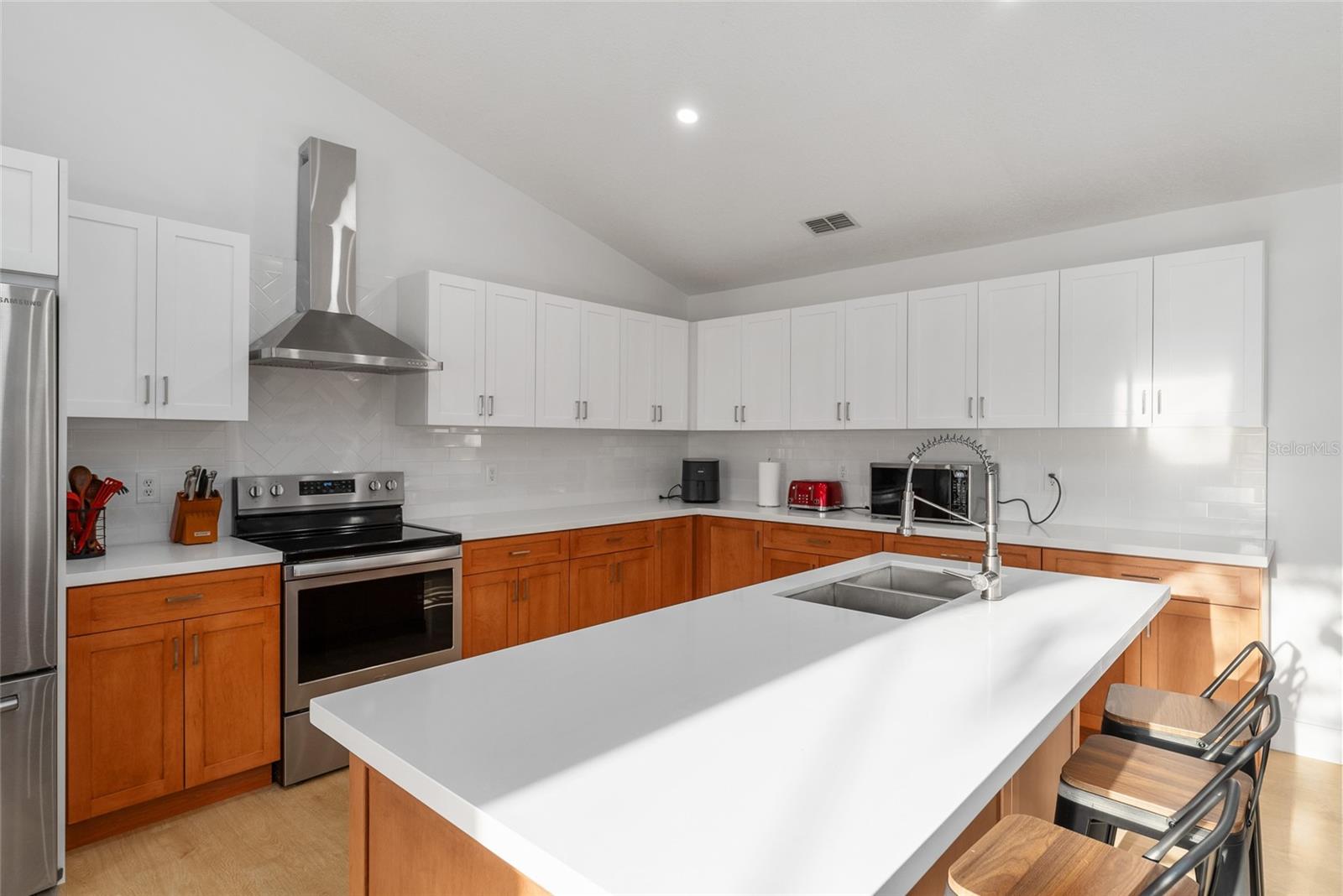 SANDLIN WOODS - Residential Lease