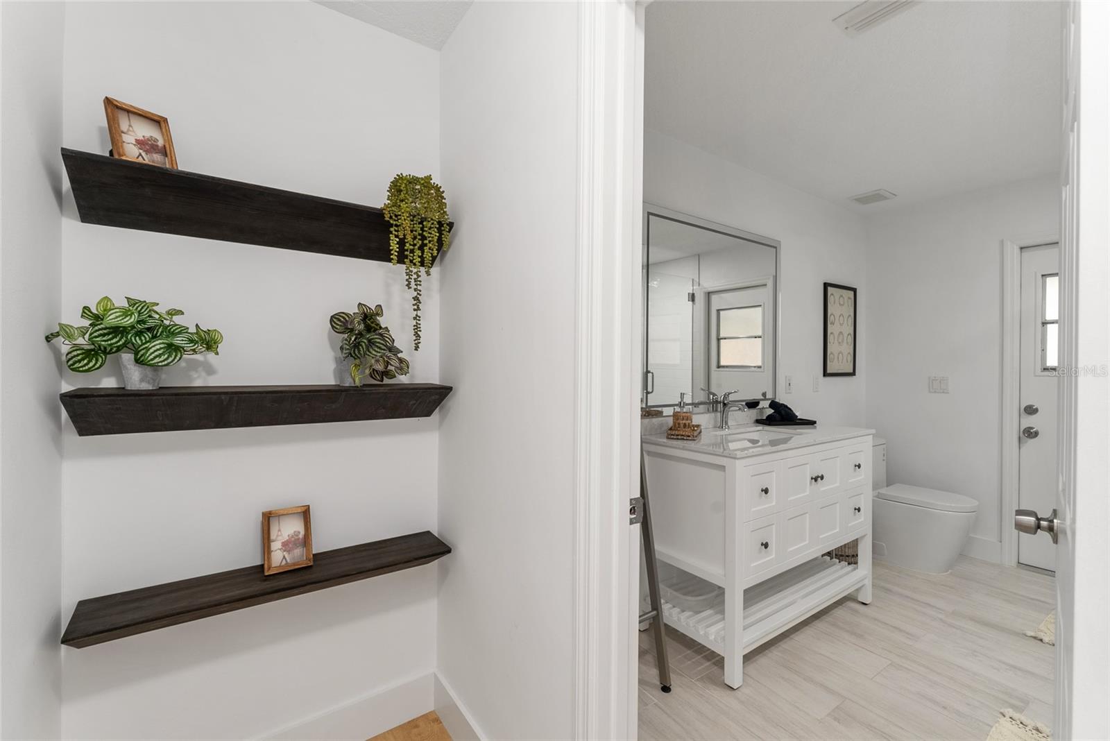 SANDLIN WOODS - Residential Lease