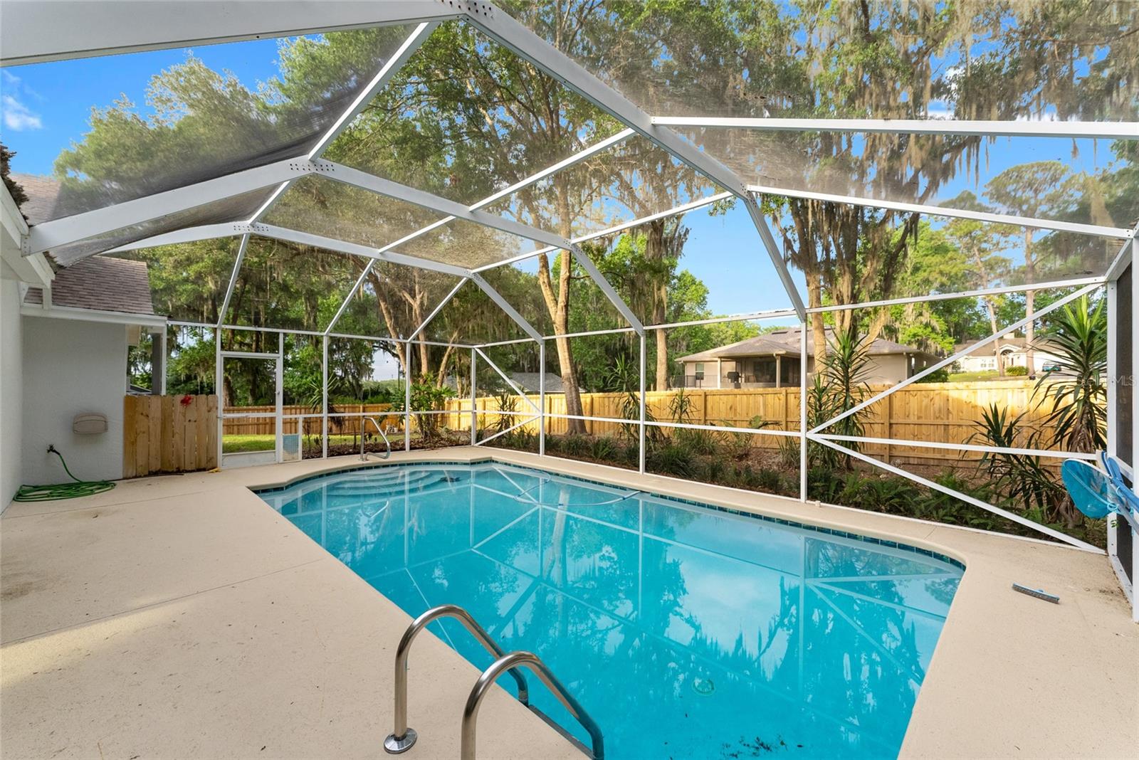 SANDLIN WOODS - Residential Lease